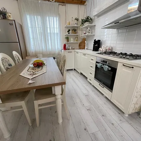 Jona Lovely Two Bedroom Ap *