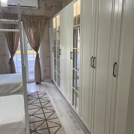Apartment Jona Lovely Two Bedroom Ap