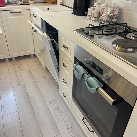 Jona Lovely Two Bedroom Ap Apartment