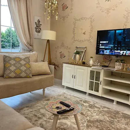 Jona Lovely Two Bedroom Ap Apartment