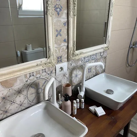 Jona Lovely Two Bedroom Ap Apartment Tirana