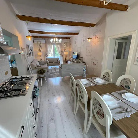 Jona Lovely Two Bedroom Ap Tirana